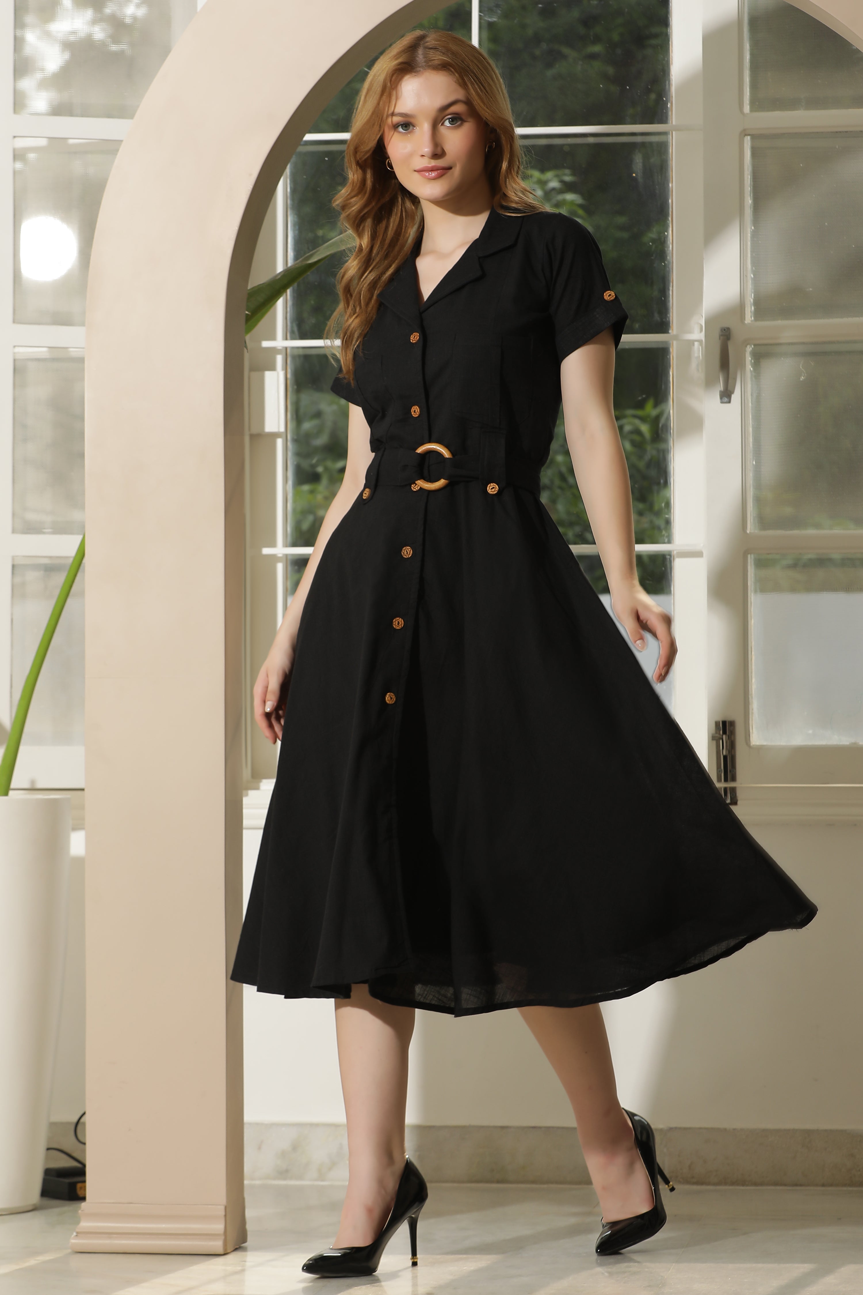 WOOD BUTTON BLACK DRESS