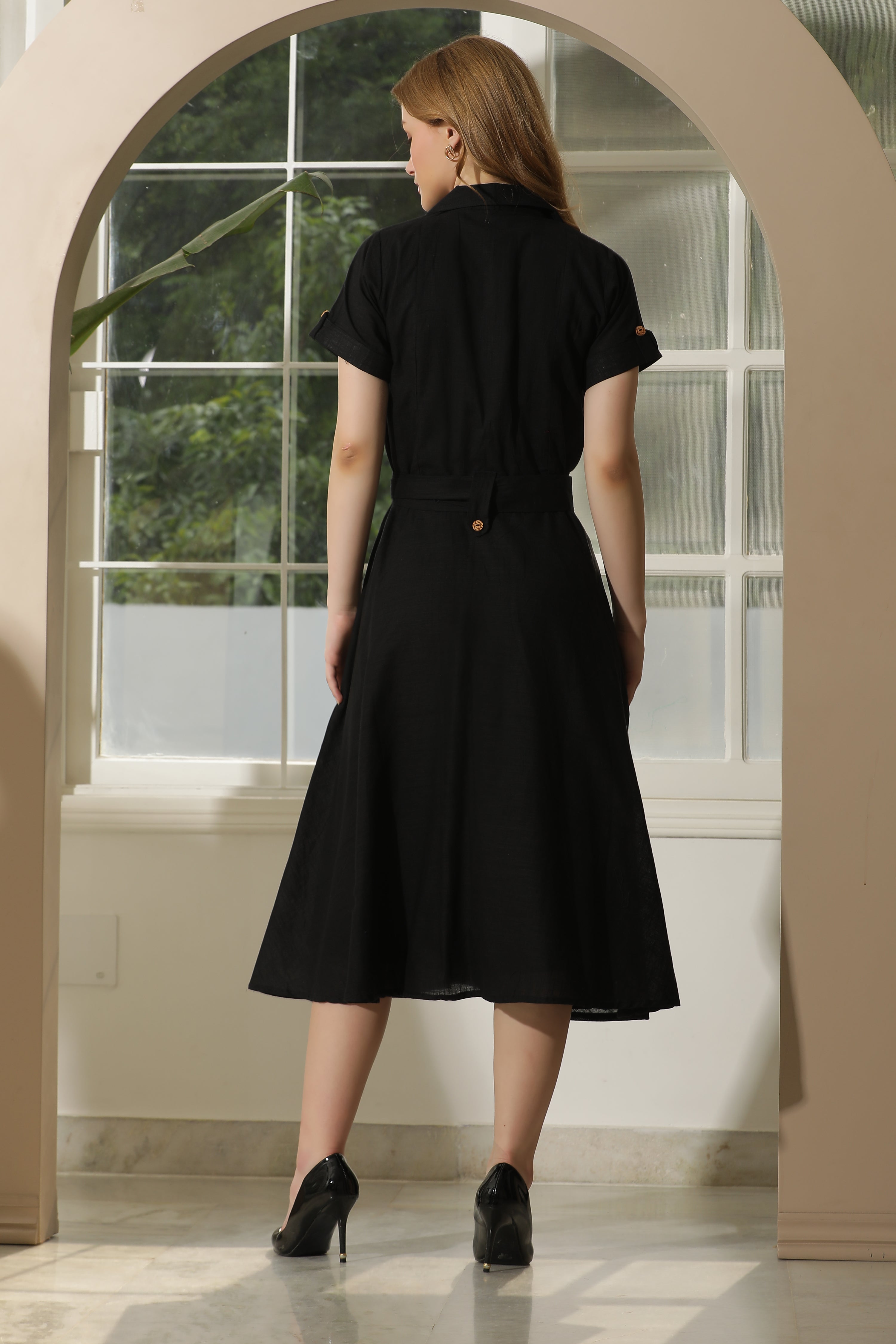 WOOD BUTTON BLACK DRESS