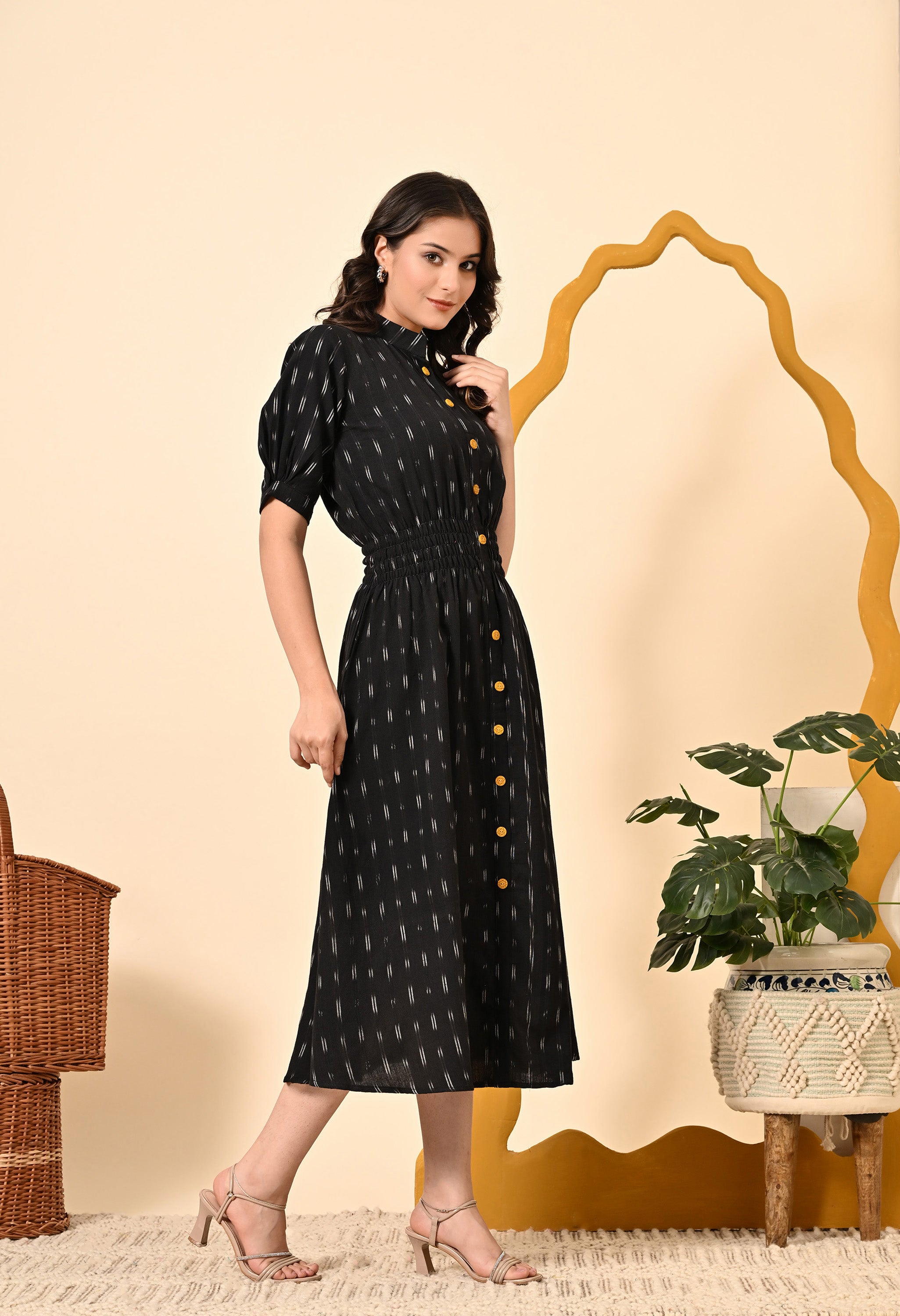 BLACK BUTTI ELASTICATED MIDI DRESS