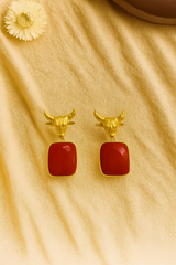 RUBY RED GOLD-PLATED EARRINGS WITH BULL CROWN